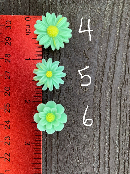 Green Flower Shoe Charm