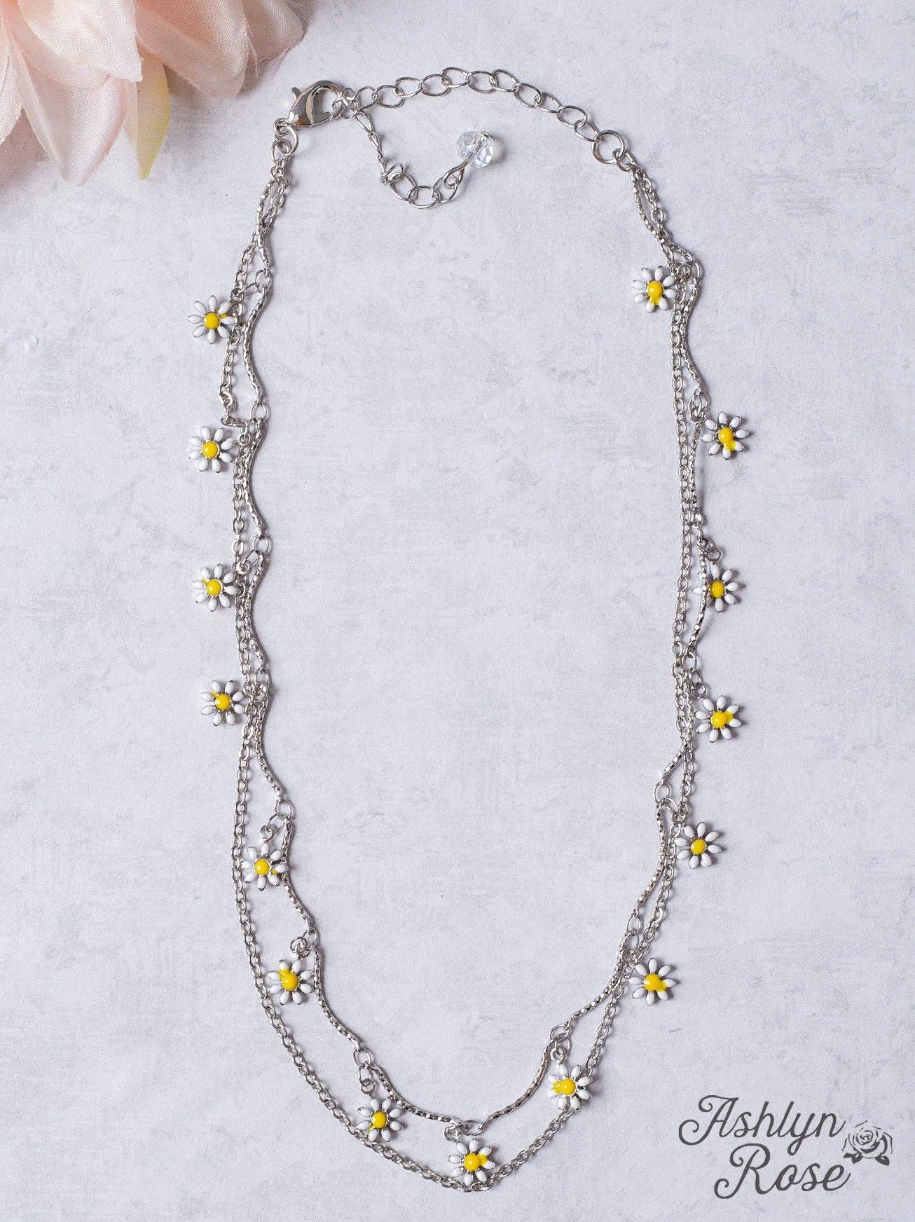MY ONLY SUNSHINE SILVER DAISY PENDANT DOUBLE CHAIN NECKLACE: Silver / One Size